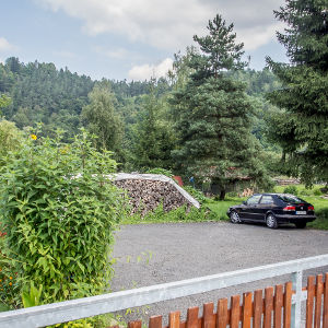 Eigener Parkplat vor dem Gästehaus in Kyselka, Radosov.