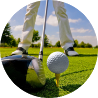 Geschichte der tschechischen Golf begann in Karlovy Vary. Im Jahr 1904 gab es den ersten Golfplatz in der Tschechischen Republik gegründet. Die Tatsache, dass der Golf in Carlsbad Lieblingssport auch heute noch durch die Tatsache, dass die Spieler können jetzt aus 3 Golfplätzen belegt.